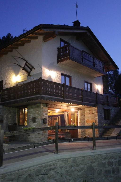 Chambres D'Hotes Les Fleurs Pila  Exterior foto